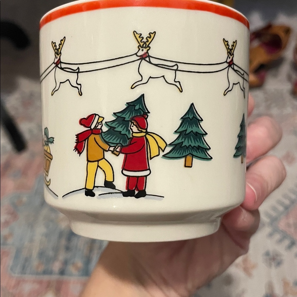 Vintage Festive Ceramic Mug with Holiday Design - Picture 3 of 5